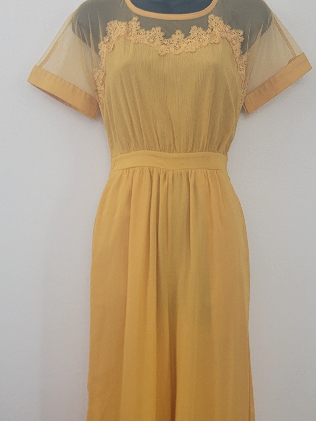 Women's Yellow Midi Dress - Casual Waist-Defined Style